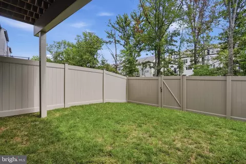 Exterior - 22976 Copper Tree Ter, Ashburn, VA 20148 photo 3 of 3