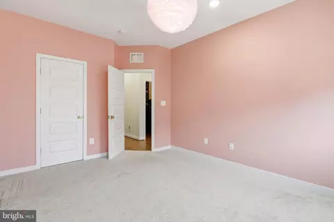 Bedroom - 22976 Copper Tree Ter, Ashburn, VA 20148 photo 5 of 8