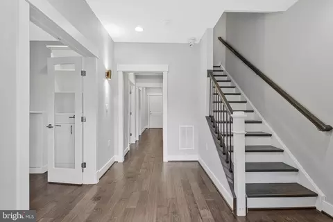 Entry Way - 42384 Soave Dr, Brambleton, VA 20148 photo 2 of 8
