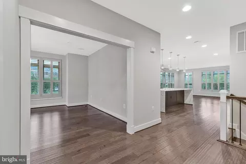 Entry Way - 42384 Soave Dr, Brambleton, VA 20148 photo 5 of 8