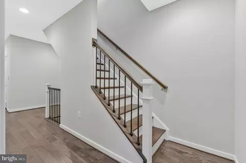 Entry Way - 42384 Soave Dr, Brambleton, VA 20148 photo 3 of 8