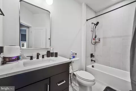 Bath - 23057 Blue Eagle Ter, Ashburn, VA 20148 photo 3 of 3