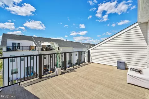 Exterior - 23057 Blue Eagle Ter, Ashburn, VA 20148 photo 4 of 8