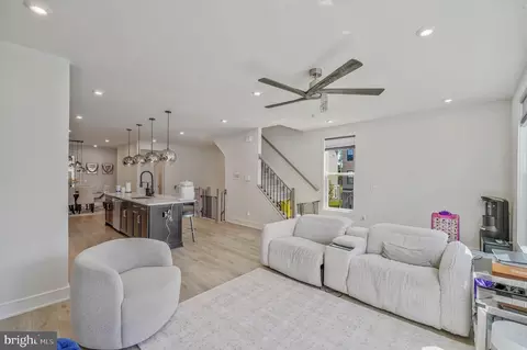 Entry Way - 23057 Blue Eagle Ter, Ashburn, VA 20148 photo 4 of 6