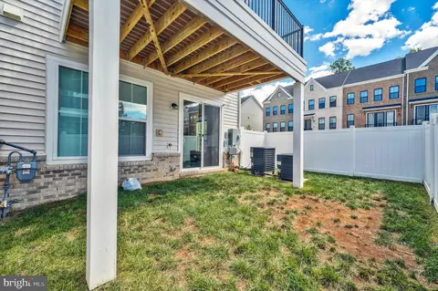 Exterior - 23057 Blue Eagle Ter, Ashburn, VA 20148 photo 6 of 8