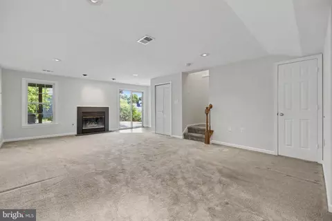 Living - 21130 Winding Brook Sq, Ashburn, VA 20147 photo 10 of 11