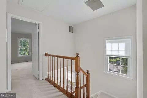 Entry Way - 21130 Winding Brook Sq, Ashburn, VA 20147 photo 2 of 4