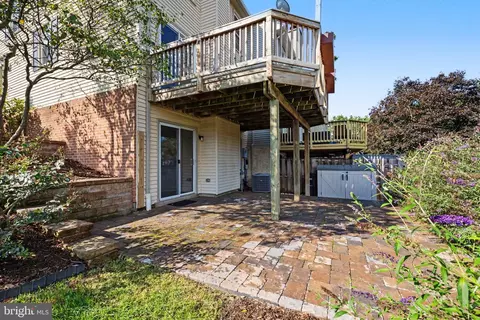 Exterior - 21130 Winding Brook Sq, Ashburn, VA 20147 photo 9 of 9