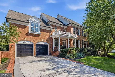 18441 Lanier Island Sq, Leesburg, VA 20176
