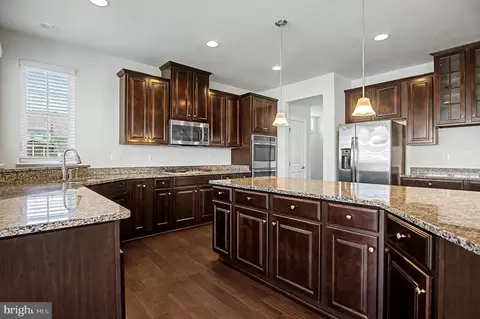 Kitchen - 26647 Foxwarren Way, Chantilly, VA 20152 photo 3 of 6