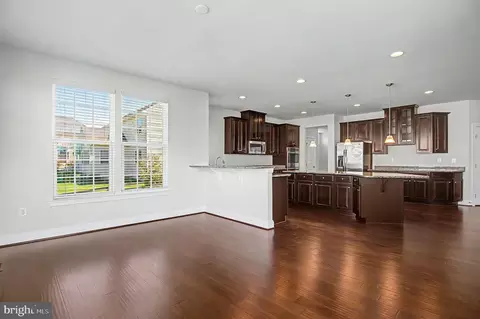 Living - 26647 Foxwarren Way, Chantilly, VA 20152 photo 3 of 4