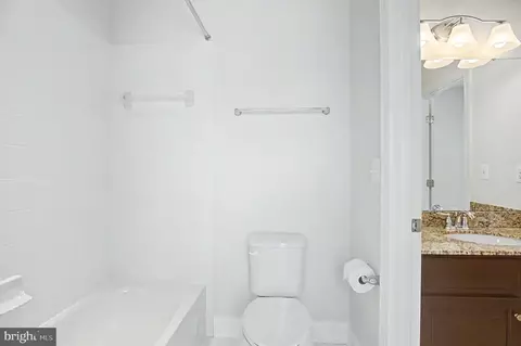 Bath - 26647 Foxwarren Way, Chantilly, VA 20152 photo 1 of 1