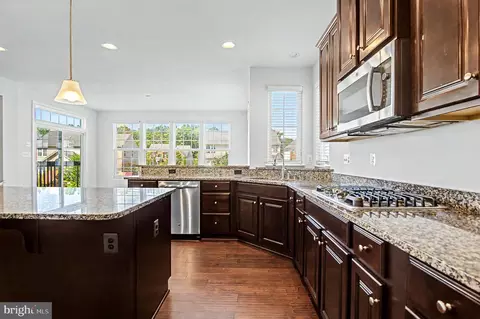Kitchen - 26647 Foxwarren Way, Chantilly, VA 20152 photo 5 of 6
