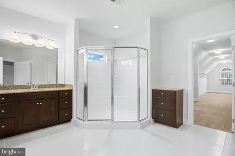 Entry Way - 26647 Foxwarren Way, Chantilly, VA 20152 photo 11 of 17