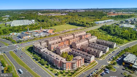 View/Area - 20536 Milbridge Ter, Ashburn, VA 20147 photo 4 of 10