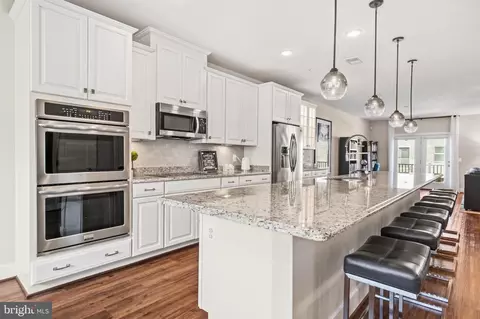 Kitchen - 20536 Milbridge Ter, Ashburn, VA 20147 photo 5 of 5