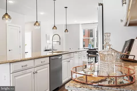 Kitchen - 20536 Milbridge Ter, Ashburn, VA 20147 photo 3 of 5