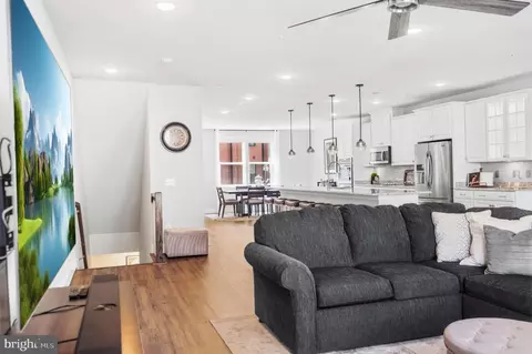 Entry Way - 20536 Milbridge Ter, Ashburn, VA 20147 photo 10 of 15