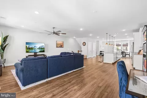Entry Way - 20536 Milbridge Ter, Ashburn, VA 20147 photo 2 of 15