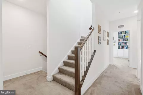 Entry Way - 20536 Milbridge Ter, Ashburn, VA 20147 photo 13 of 15