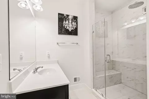 Bath - 20536 Milbridge Ter, Ashburn, VA 20147 photo 3 of 5