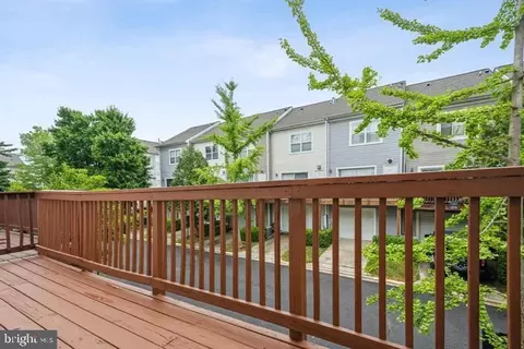 Exterior - 21776 Jarvis Sq, Ashburn, VA 20147 photo 2 of 6