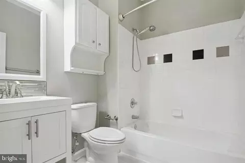 Bath - 21776 Jarvis Sq, Ashburn, VA 20147 photo 2 of 2