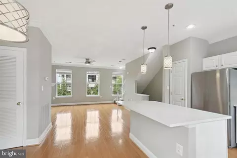Living - 21776 Jarvis Sq, Ashburn, VA 20147 photo 2 of 4