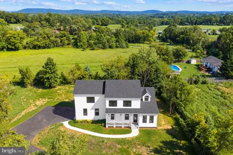 45 S Loudoun St #A-1, Lovettsville, VA 20180