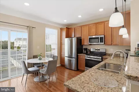 Kitchen - 25114 Monteith Ter, Chantilly, VA 20152 photo 1 of 4