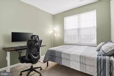 Bedroom - 25114 Monteith Ter, Chantilly, VA 20152 photo 5 of 8
