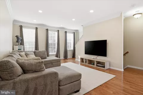 Living - 25114 Monteith Ter, Chantilly, VA 20152 photo 1 of 4