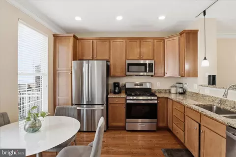 Kitchen - 25114 Monteith Ter, Chantilly, VA 20152 photo 2 of 4