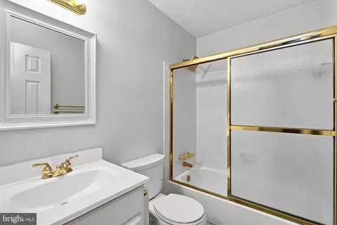 Bath - 115 Coffee Tree Ct, Sterling, VA 20164 photo 5 of 5