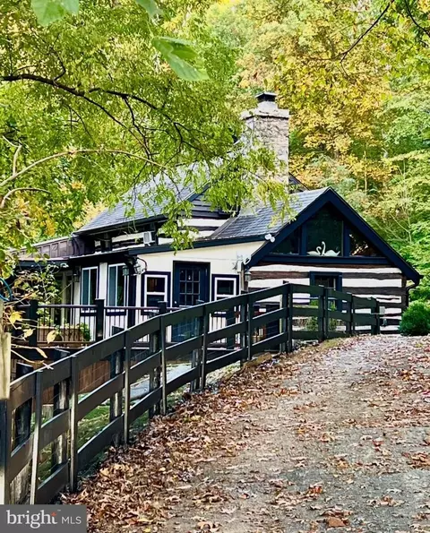 12986 Furnace Mountain Rd, Lovettsville, VA 20180