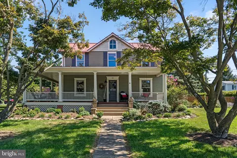 140 S 29th St, Purcellville, VA 20132