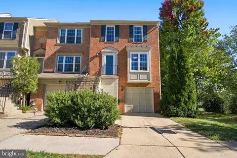 Exterior - 45577 Hutchens Sq, Sterling, VA 20166 photo 5 of 5