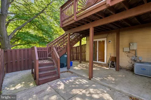 Exterior - 45577 Hutchens Sq, Sterling, VA 20166 photo 4 of 5