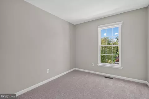 Bedroom - 45577 Hutchens Sq, Sterling, VA 20166 photo 5 of 7