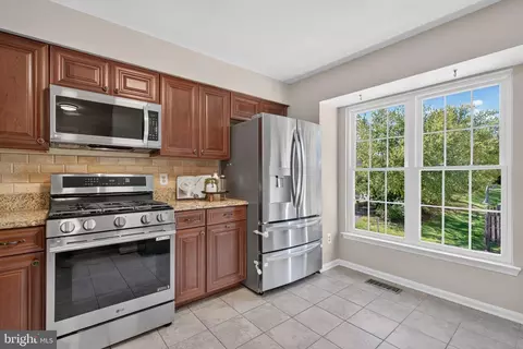 Kitchen - 45577 Hutchens Sq, Sterling, VA 20166 photo 3 of 4