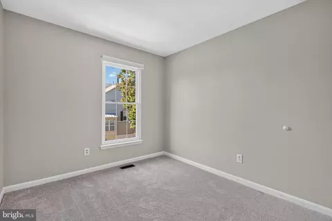 Bedroom - 45577 Hutchens Sq, Sterling, VA 20166 photo 6 of 7