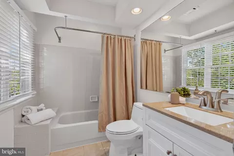 Bath - 45577 Hutchens Sq, Sterling, VA 20166 photo 1 of 3