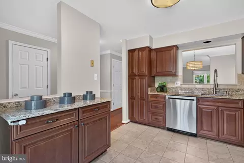 Kitchen - 45577 Hutchens Sq, Sterling, VA 20166 photo 2 of 4