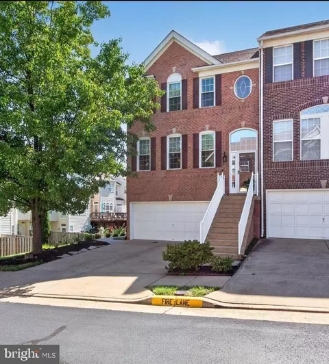 209 Spencer Ter SE, Leesburg, VA 20175