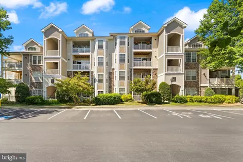 502 Sunset View Ter SE #104, Leesburg, VA 20175