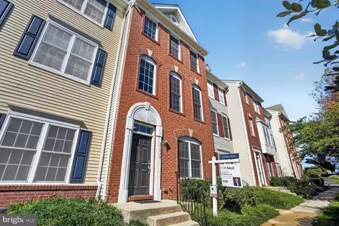 25090 Lomax Ter, Chantilly, VA 20152