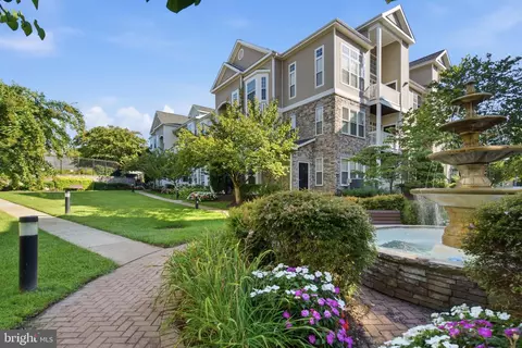 506 Sunset View Ter SE #304, Leesburg, VA 20175