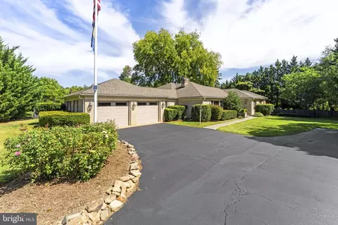 208 Wirt St NW, Leesburg, VA 20176