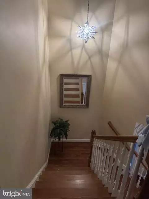 Entry Way - 20235 Leier Pl, Ashburn, VA 20147 photo 2 of 4