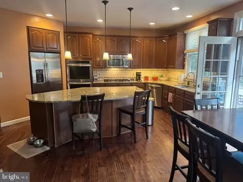 Kitchen - 20235 Leier Pl, Ashburn, VA 20147 photo 2 of 3